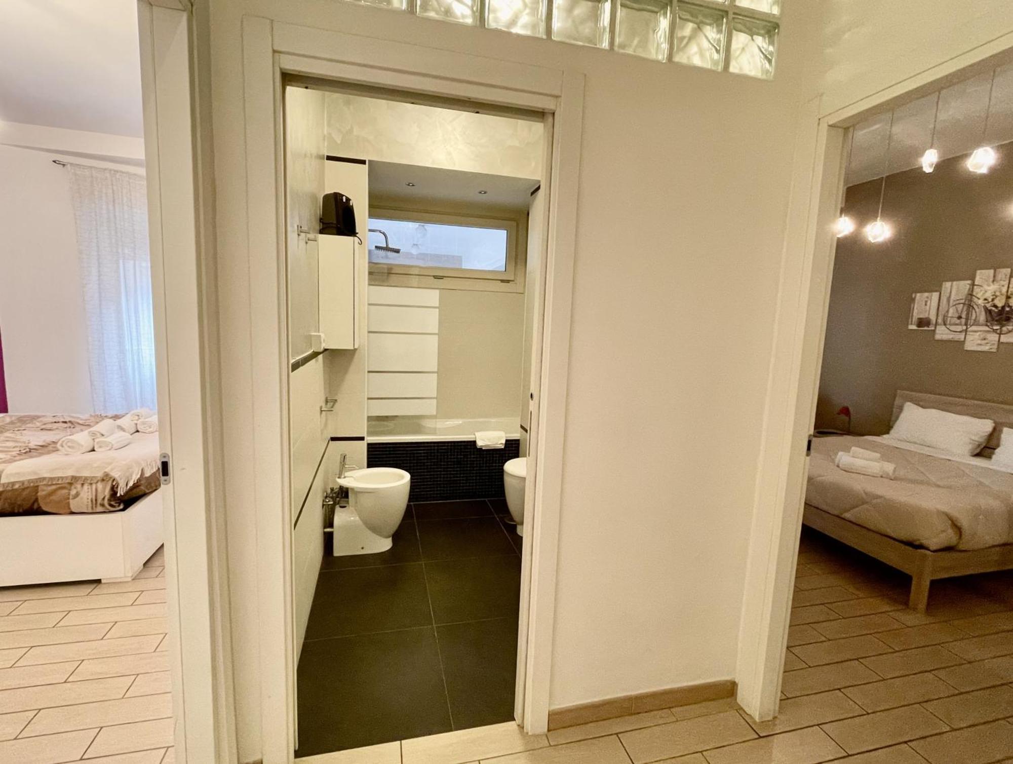 Domus Laterani By Jfm - Comfortable Apartment Big Terrace Colosseo Rome Exterior photo